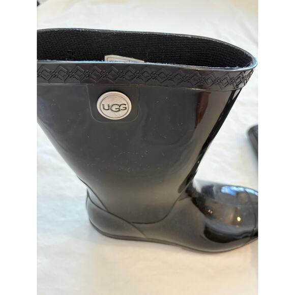 Ugg women's Black Shiny Rain Boots Size 8 - Picture 2 of 4